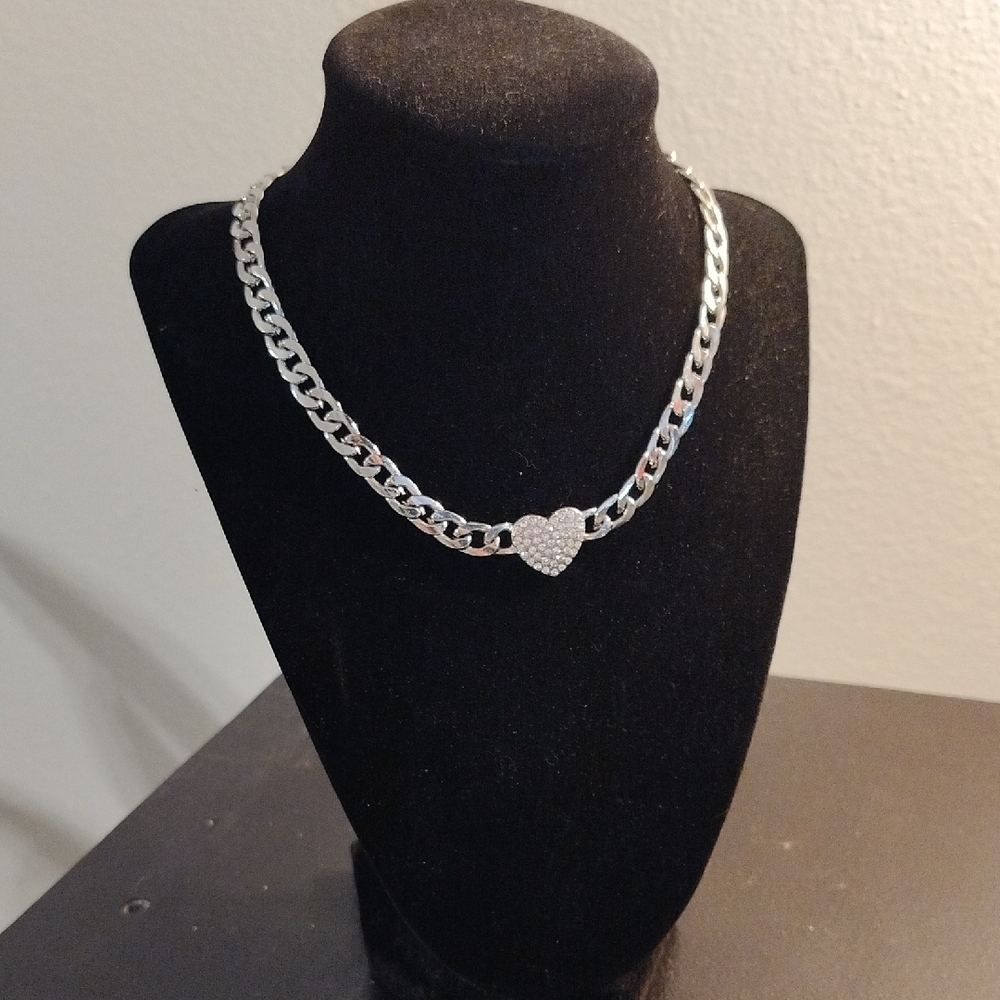 Silver Tone Rhinestone Heart Pendant Necklace - Picture 4 of 4